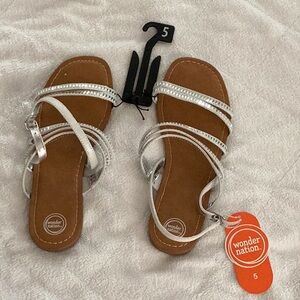 Wonder Nation Girl’s Silver rhinestone sandals